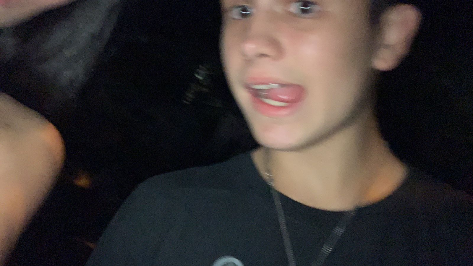 Foto representando o primeiro beijo